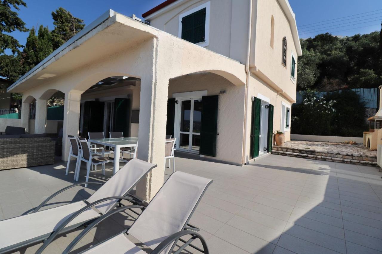 Villa Faiax Pyrgi  Exteriör bild